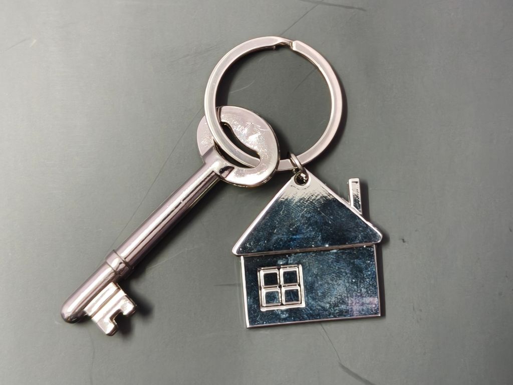 A phone on a desk - How you can plan financially with Medicare